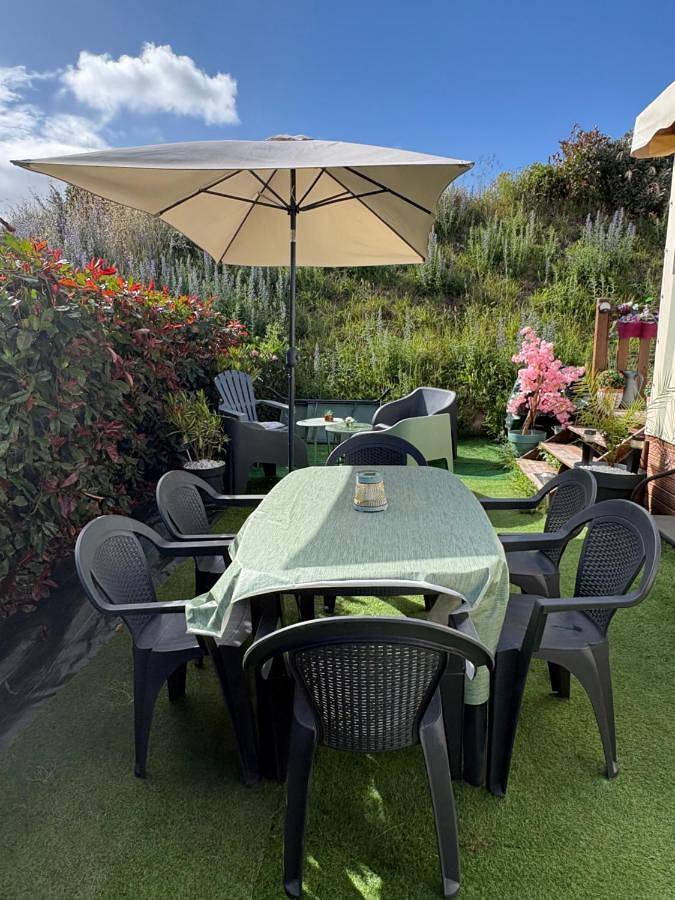 Camping pour 5 personnes, avec Jacuzzi et Terrasse ainsi que Jardin et Piscine