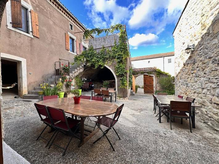 Location de vacances pour 4 personnes, avec piscine ainsi que terrasse et jardin à Chauzon - 2