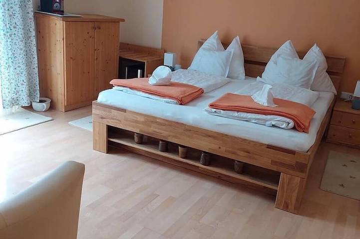 Ganze Wohnung, Ruhige, gemütliche Ferienwohnung (66qm) mit großer Terrasse in Herrnbaumgarten, Mistelbach (Niederösterreich)