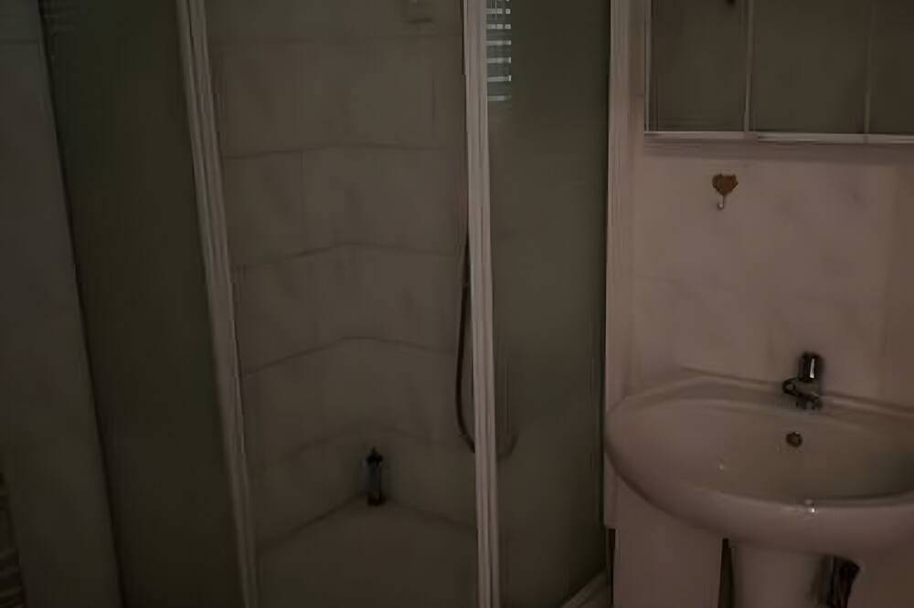 Ganze Wohnung, Apartment Landhaus Wagner für 4 Personen mit privater Terrasse, Garten und Wlan in Malente, Südliche Ostseeküste