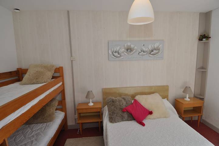 Gîte pour 6 personnes, avec jardin à Prémanon - 4