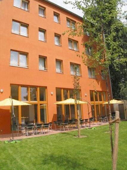 Hotel für 6 Personen, mit Terrasse und Garten sowie Ausblick in Friedrichshain Berlin