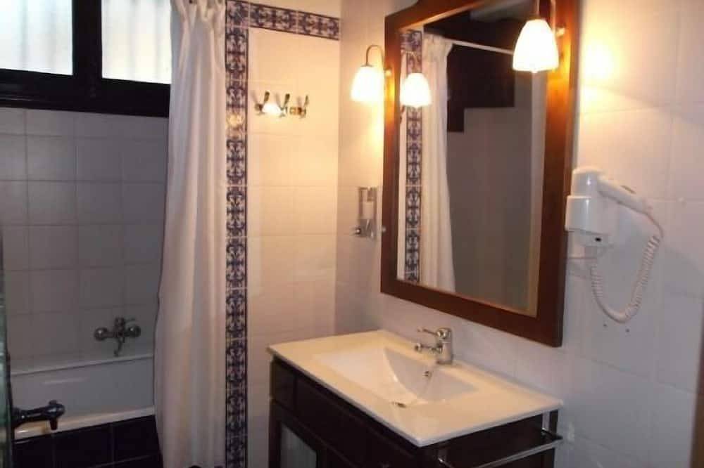 Rural apartment Aptos. Rural Tourism Las Maravillas for 5 people in Cañada Catena, Beas de Segura