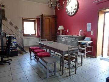 Gîte pour 6 personnes, avec jardin et vue à Cerfontaine