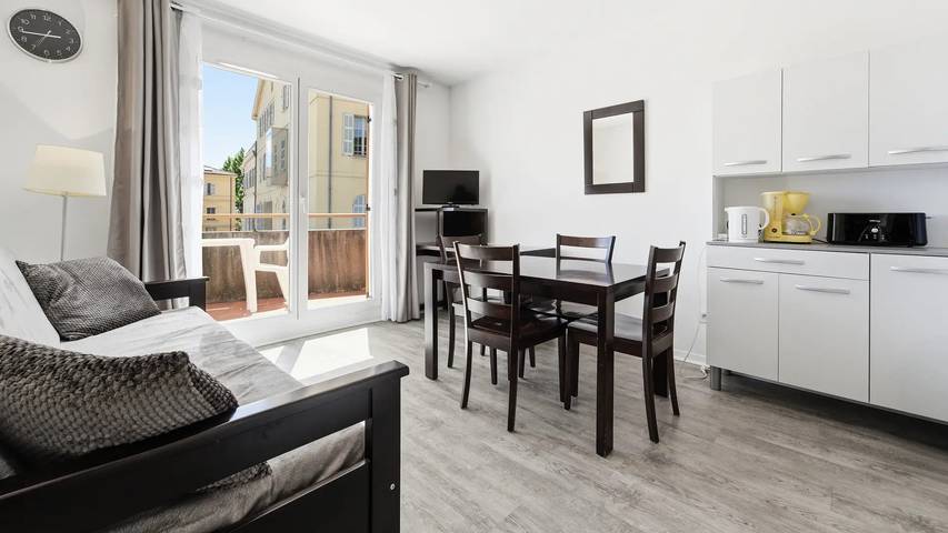 Appartement de vacances pour 4 personnes, avec piscine et balcon