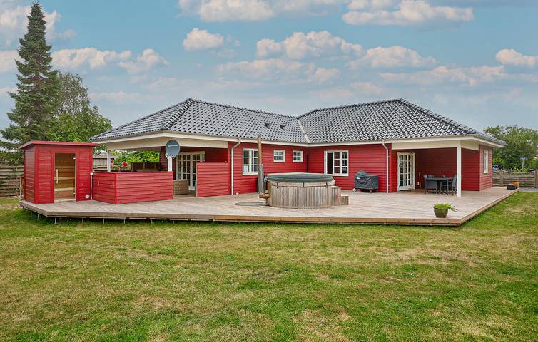 Ferienhaus für 10 Personen, mit Whirlpool und Terrasse sowie Garten und Sauna in Broager