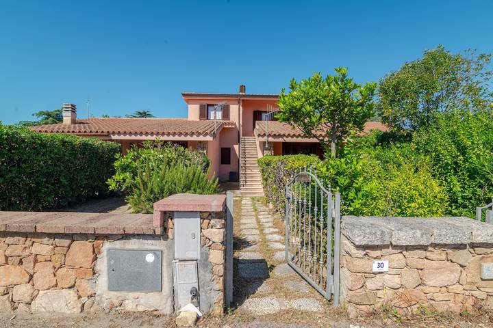 Ferienwohnung für 5 Personen, mit Garten, mit Haustier in San Teodoro