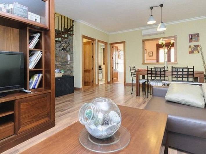 Casa de vacaciones para 6 personas, con Balcón y Terraza además de Jardín y Piscina en Vega de Granada