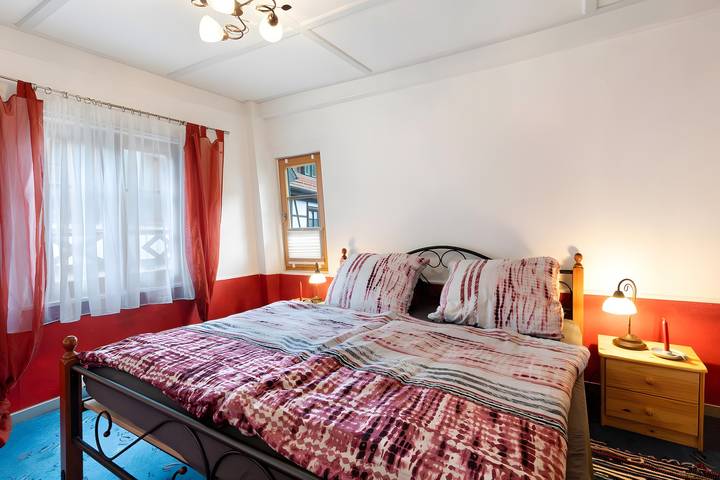 Entire apartment, Holiday Apartment 'Im Strumpfweberhaus' with Private Terrace and Wi-Fi in Schiltach, Kinzig Valley