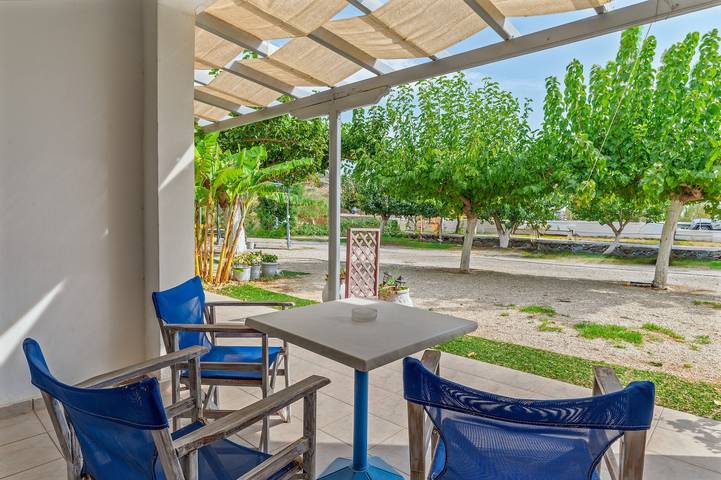 Location de vacances pour 4 personnes, avec balcon et jardin dans Andros