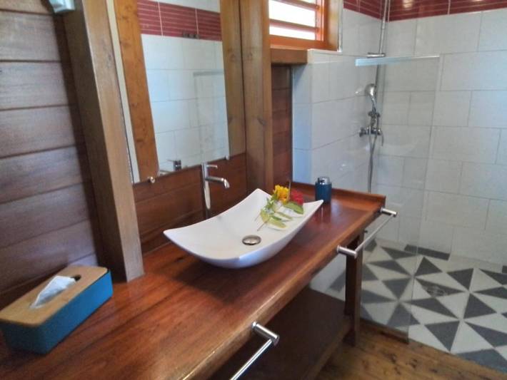 Location de vacances pour 2 personnes, avec jardin et vue à Terre-de-Haut - 2