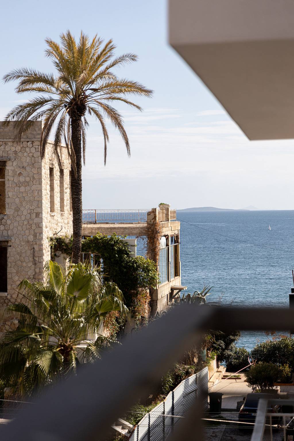 Entire apartment, Kastella Waves: Chic 2-Bedroom Getaway in Piraeus, South coast of the Attica region