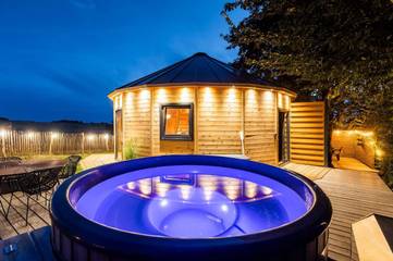 Gîte pour 2 personnes, avec sauna ainsi que jardin et jacuzzi à Hannut