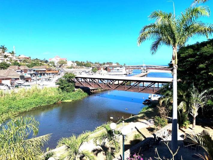 Gîte pour 5 personnes, avec terrasse et vue, animaux acceptés dans Office De Tourisme De Saint Paul