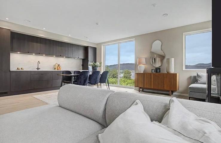 Ferienwohnung für 4 Personen, mit Balkon und Terrasse sowie Seeblick und Ausblick