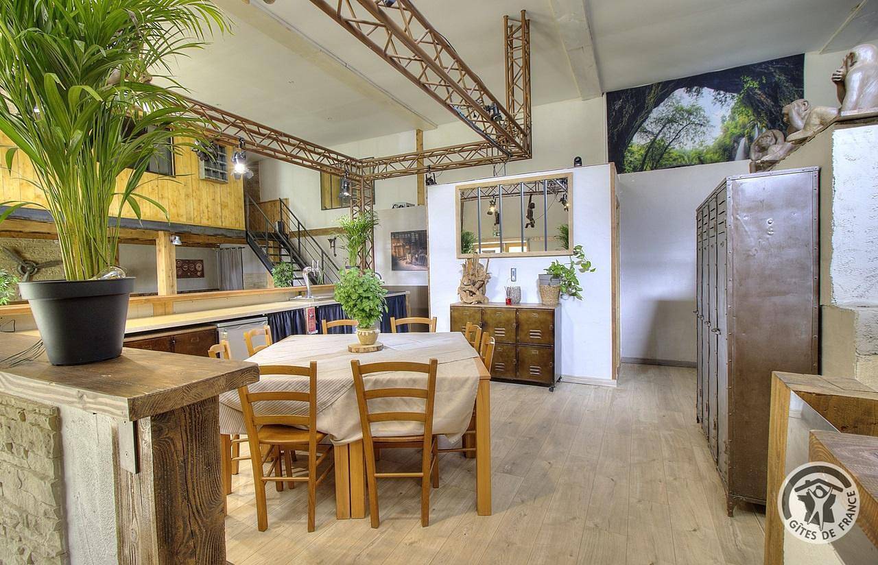 Gîte für 15 Personen mit Sauna in Beaujeu, Villefranche-sur-Saône und Umgebung