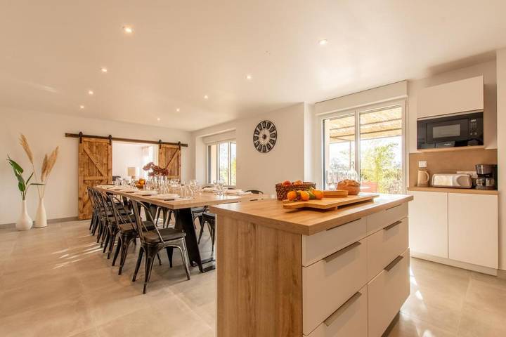 Location de vacances pour 21 personnes, avec vue et jardin à Nueil-les-Aubiers - 4