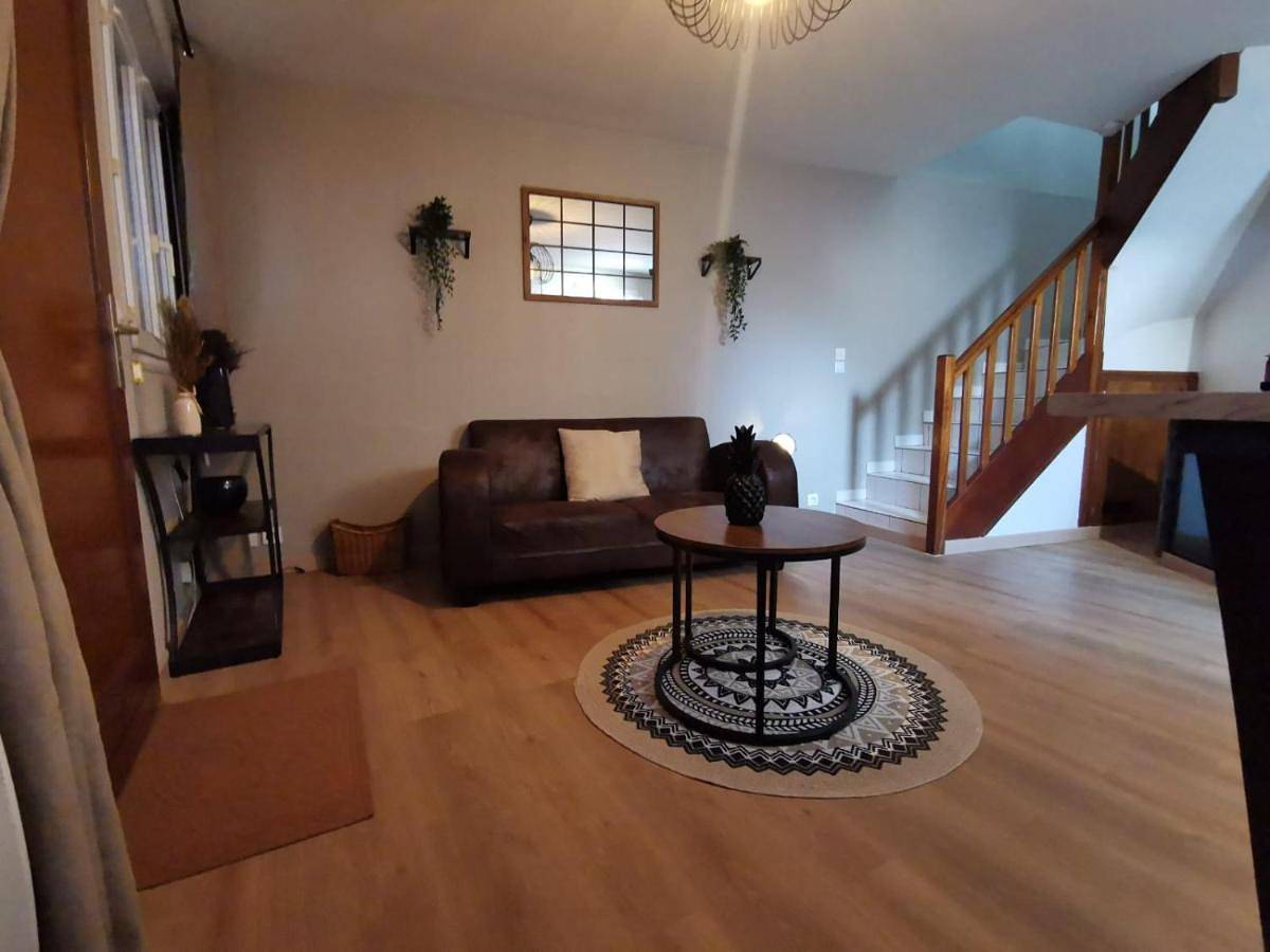 Appartement entier, One-Bedroom Apartment in Breuillet (Essonne), Essonne