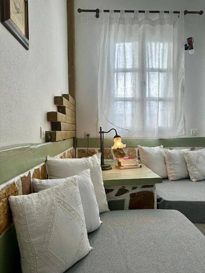 Chambre d’hôte pour 4 personnes, avec terrasse ainsi que vue et jardin dans Syros - 4