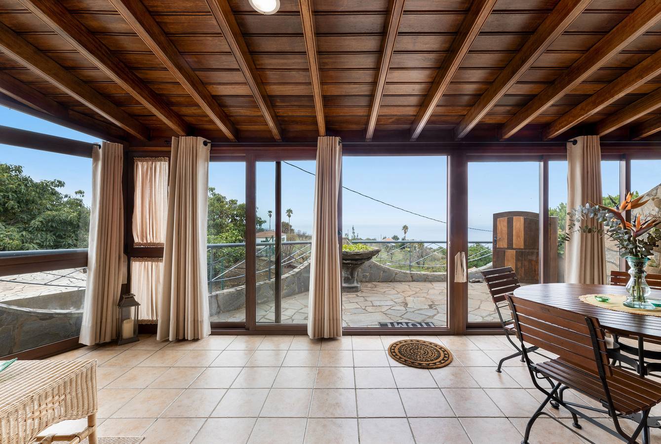 Ganze Wohnung, Ferienwohnung 'Aljibe 2' mit Bergblick, Gemeinschaftspool und Wi-Fi in Las Tricias, Garafía