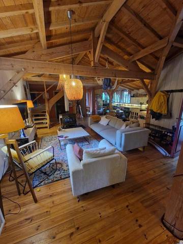 Location de vacances pour 7 personnes, avec piscine ainsi que balcon et vue à Uzeste