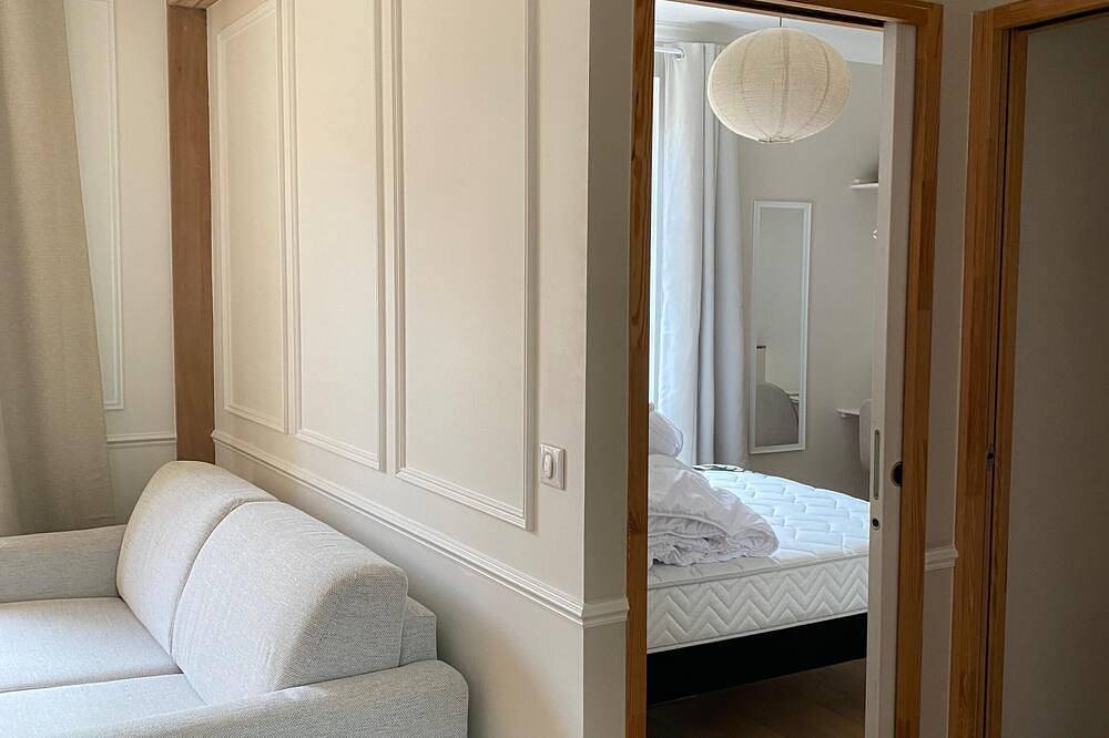 Ganze Wohnung, Bright through apartment + parking in Sainte-Famille-en-Auge, Lisieux und Umgebung