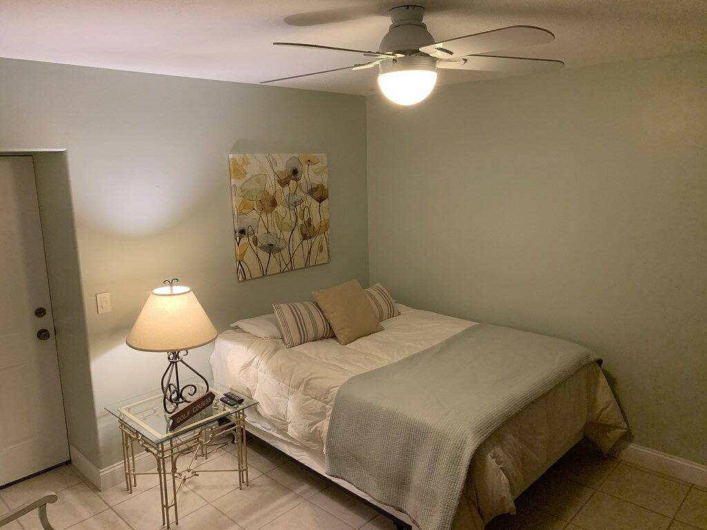 Ganze Wohnung, Am Wasser im Herzen der Innenstadt mit Garage. Ein Spaziergang zu den Stränden in Charlevoix, Charlevoix County