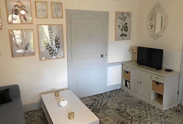 Gîte pour 4 personnes, avec piscine et jardin dans le Jura - 3