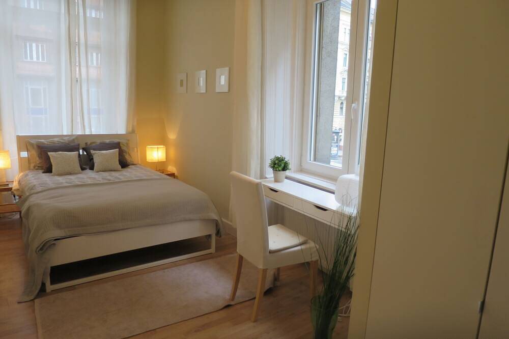 Entire apartment, Beautiful spacious central 4 bedroom / 3 bathroom in Budapest, Danube-Ipoly National Park