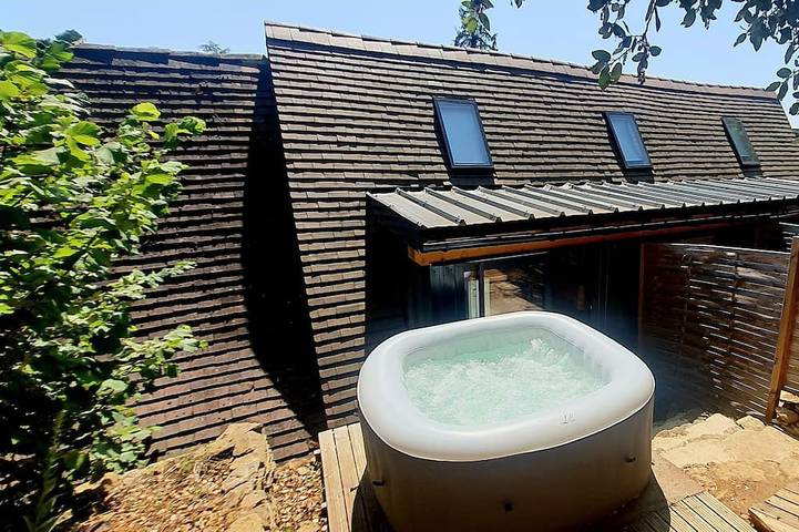 Gîte pour 3 personnes, avec Jacuzzi et Jardin à Carsac-Aillac