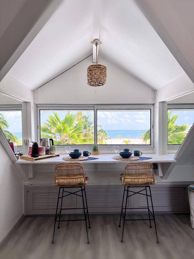 Gîte pour 2 personnes, avec bassin pour enfant et piscine ainsi que vue et jardin, animaux acceptés dans Nettlé Bay - 2