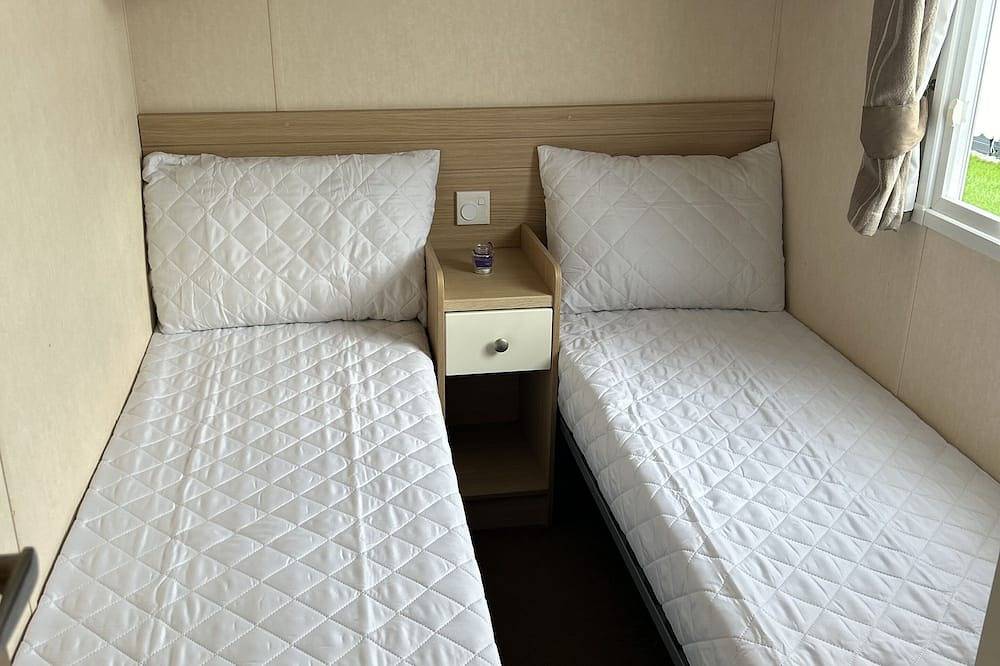 Lovely 3 bed caravan near the beach, ideal for families! in St Osyth, Essex