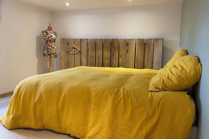 Location de vacances pour 8 personnes, avec jardin à Vebret - 2