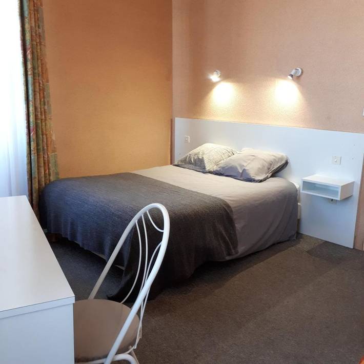 Hôtel pour 2 personnes, avec terrasse, animaux acceptés à Cosne-Cours-sur-Loire - 3