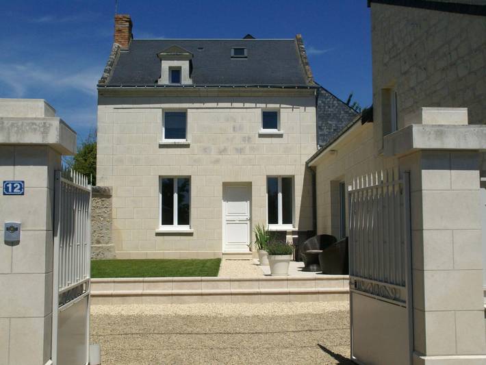 Luxury holiday home with lawn in Beaumont-en-Véron near Chinon in Beaumont-en-Véron, Vallée de la Loire