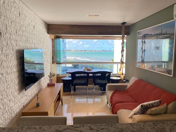 Casas e apartamentos de temporada para 6 pessoas, com balcão e piscina em Bessa