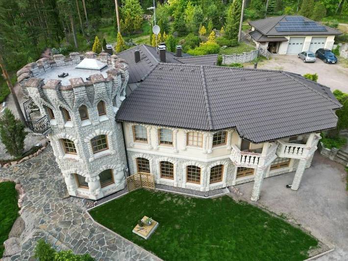 Ferienhaus für 8 Personen, mit Balkon und Garten sowie Pool und Sauna
