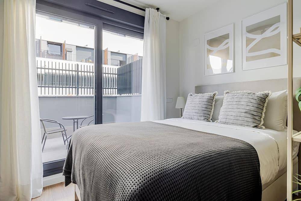 Entire apartment, Blueground | San Sebastián de los Reyes, pool, nr Plaza de la Constitución in San Sebastián de los Reyes, Madrid Province