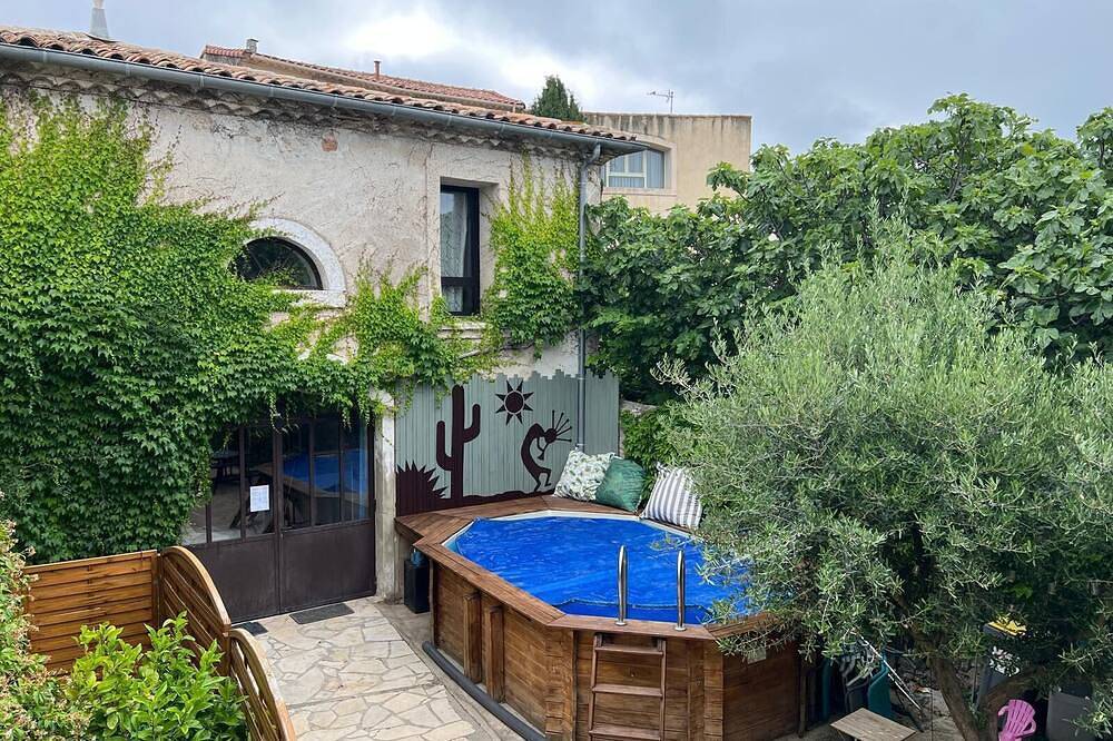 Independent house with garden and swimming pool, sleeps 10 in Vic-la-Gardiole, Côte d'Améthyste