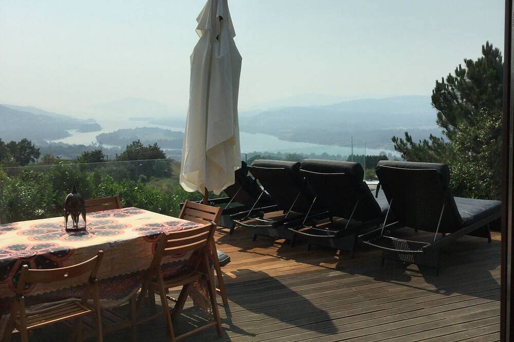 Casa nova,   com 4 suites, bonita vista sobre o rio in Vila Nova de Cerveira, Distrito de Viana do Castelo