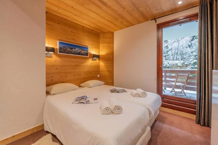 Entire apartment, L'Ours Bleu B13 Ski-In at Vallorcine| Shared Pool, Gym & Wellness in Vallorcine, Massif du Mont-Blanc