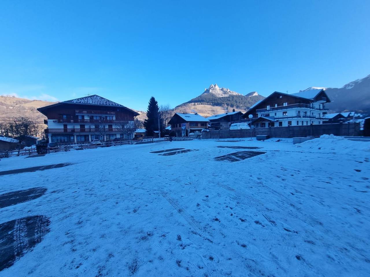 Studio entier, Studio « Cœur des Neiges » avec vue sur la montagne et terrasse partagée in Bernex, Région de Thonon-les-Bains
