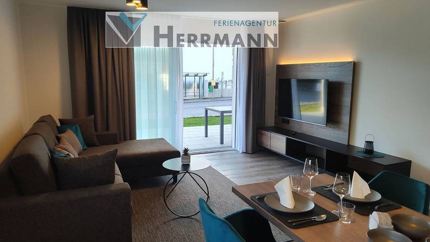 Ferienwohnung für 2 Personen, mit Terrasse und Garten sowie Ausblick in Friedrichshafen