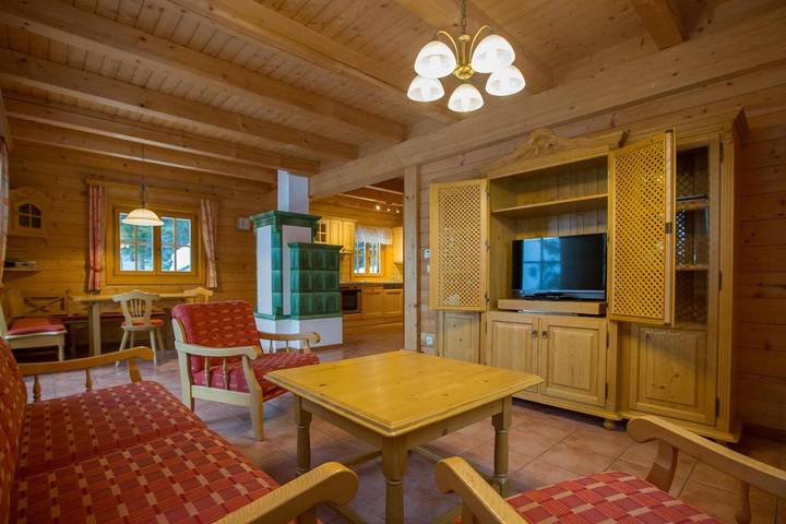 Ferienanlage für 8 Personen, mit Sauna und Garten sowie Ausblick und Terrasse, mit Haustier in Kärnten - 2