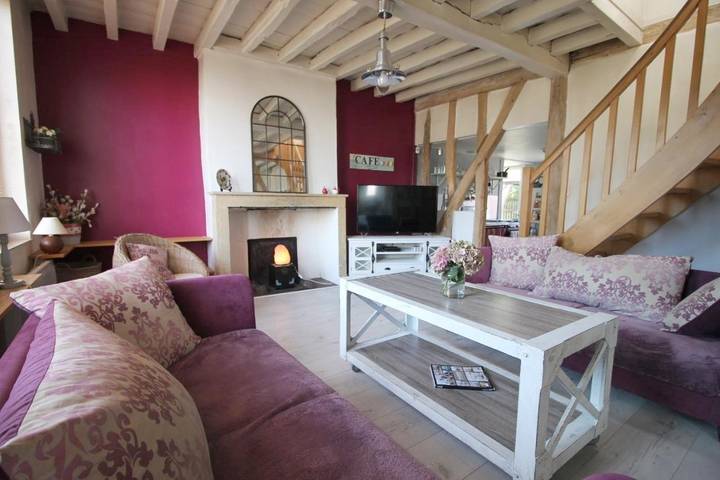 Location de vacances pour 9 personnes, avec Terrasse ainsi que Jardin et Vue à Précy-Saint-Martin