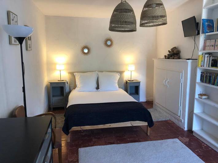 Chambre d’hôte pour 2 personnes, avec Terrasse ainsi que Jardin et Piscine à Antran