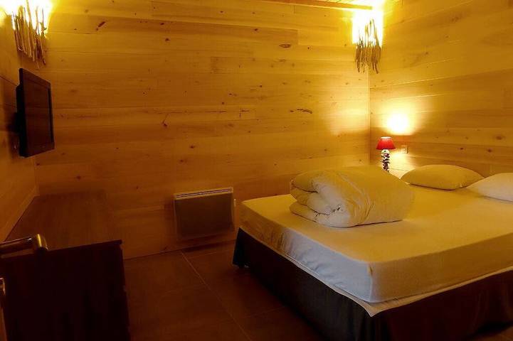 Chalet **** 6/8 Personen am Rande des Sees Pannecière, in der Nähe von Chaumard in Corancy, Naturpark Morvan