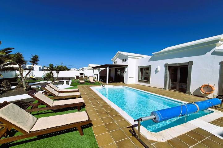 Villa for 6 people, with garden - 1