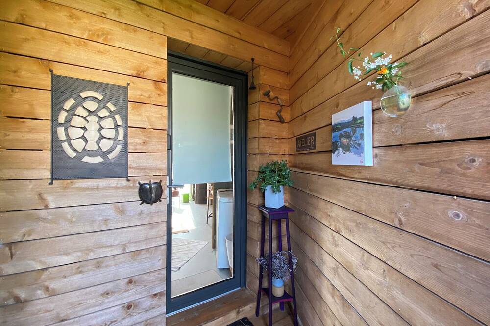 Apartamento entero, Small duplex with garden, near the charming port of Le Bono, pets welcome in Bono, Côte des Mégalithes