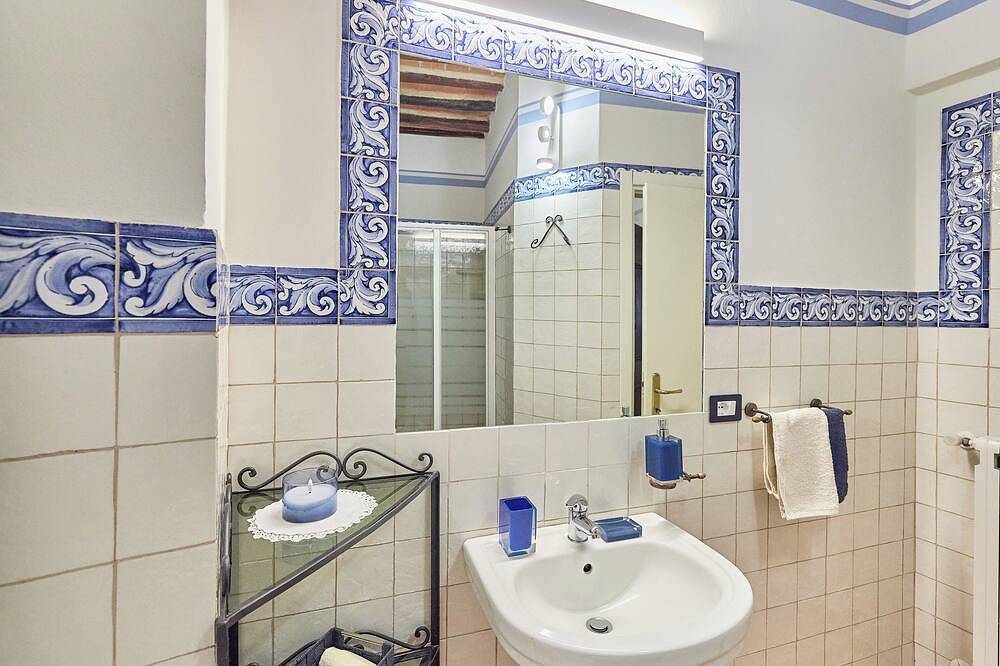 Entire apartment, Vicolo Nobile - Romantic Heart of Montepulciano in Montepulciano, Siena Province